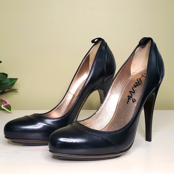 Lanvin Shoes - Lanvin | Black Leather Stiletto Pumps Sz 37